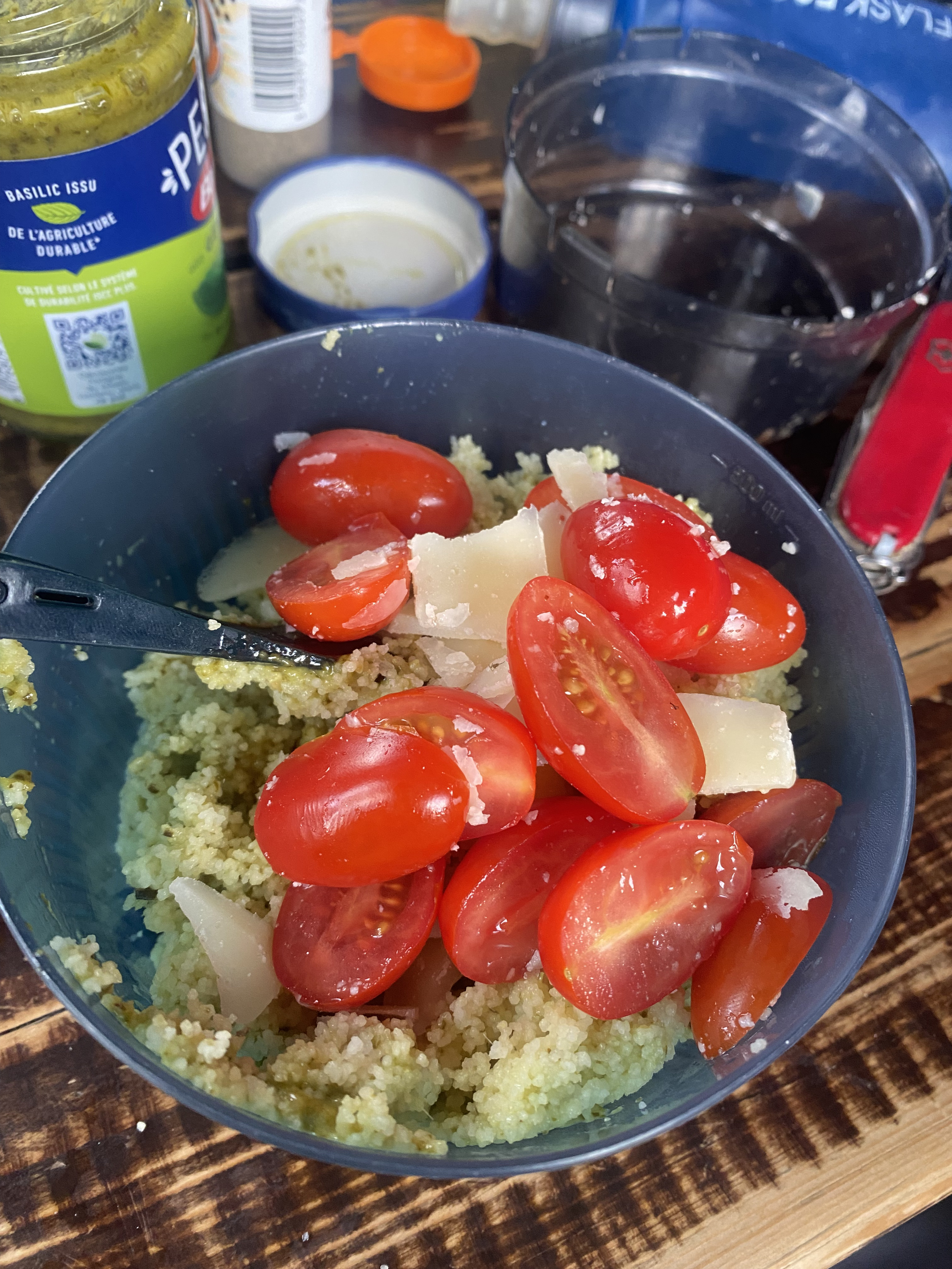 (Trek) Pesto couscous with tomatoes and Parmesan